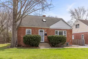 261 Melrose Ave, Elmhurst, IL 60126 - Photo 2