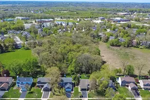 1320 Yellowstone Pkwy, Algonquin, IL 60102 - Photo 34
