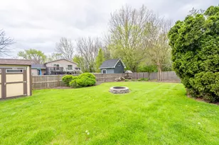 9509 Ballard Rd, Crystal Lake, IL 60014 - Photo 18