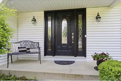 221 Wakefield Lane, Geneva, IL 60134 - Photo 2