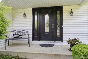 221 Wakefield Ln, Geneva, IL 60134 - Photo 2