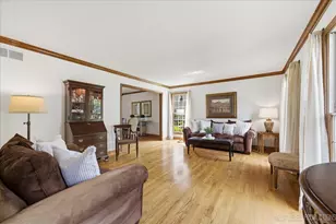 221 Wakefield Ln, Geneva, IL 60134 - Photo 4