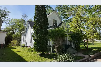 113 S Isabella Street, Clifton, IL 61727 - Photo 2