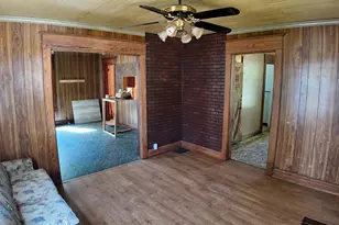 113 S Isabella St, Clifton, IL 61727 - Photo 4