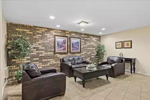 3350 N Carriageway Dr, Arlington Heights, IL 60004 - Photo 18
