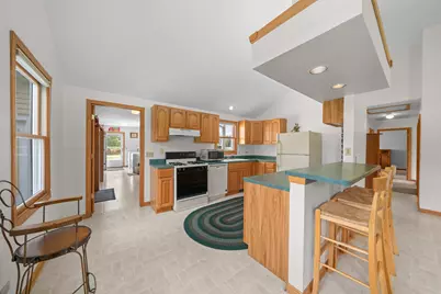 460 E Railroad Avenue, Leland, IL 60531 - Photo 8