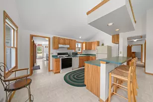 460 E Railroad Ave, Leland, IL 60531 - Photo 8