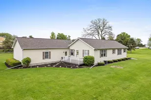 460 E Railroad Ave, Leland, IL 60531 - Photo 24