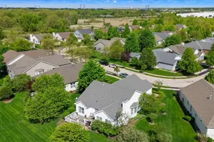 1624 Mansfield Dr, Aurora, IL 60502 - Photo 18