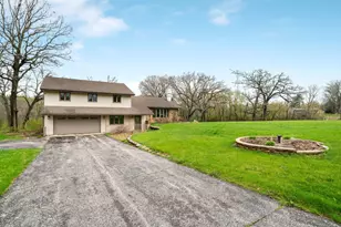 8604 Carradale Dr, Caledonia, IL 61011 - Photo 4