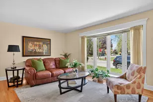 3873 Brummel St, Skokie, IL 60076 - Photo 8