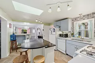 515 Oak St, Elgin, IL 60123 - Photo 8
