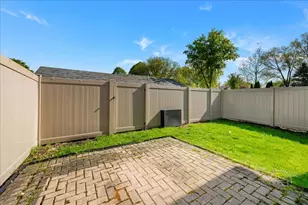 751 Monticello Dr, Naperville, IL 60563 - Photo 14