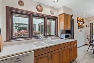 715 Tomlin Dr, Burr Ridge, IL 60527 - Photo 12