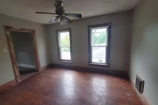 211 S West St, Cambridge, IL 61238 - Photo 12