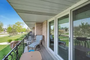 10501 Eagle Ridge Dr, Orland Park, IL 60467 - Photo 6