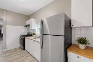 221 N Hickory St, Joliet, IL 60435 - Photo 2