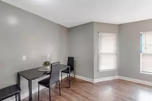 221 N Hickory St, Joliet, IL 60435 - Photo 8