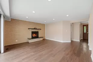 4065 Winston Dr, Hoffman Estates, IL 60192 - Photo 8
