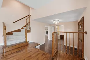 4065 Winston Dr, Hoffman Estates, IL 60192 - Photo 4