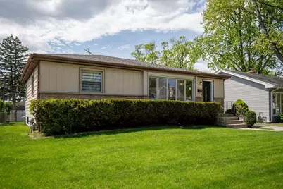 510 N Fairview Avenue, Mount Prospect, IL 60056 - Photo 2