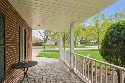 1600 E Linden Lane, Mount Prospect, IL 60056 - Photo 4