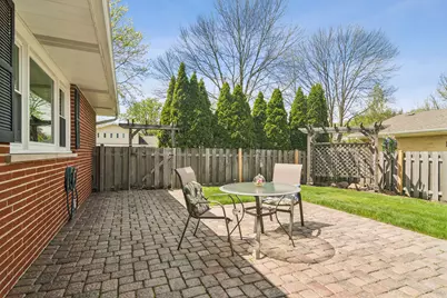 1600 E Linden Lane, Mount Prospect, IL 60056 - Photo 30