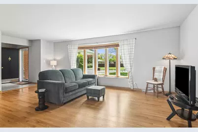 1600 E Linden Lane, Mount Prospect, IL 60056 - Photo 14