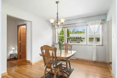 1600 E Linden Lane, Mount Prospect, IL 60056 - Photo 8