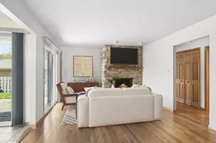 1600 E Linden Ln, Mount Prospect, IL 60056 - Photo 12