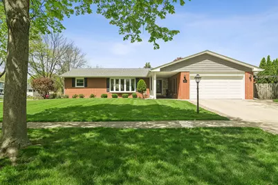 1600 E Linden Lane, Mount Prospect, IL 60056 - Photo 1