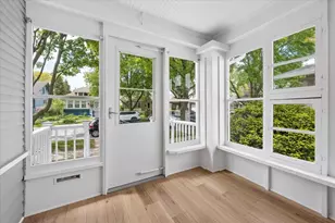 904 Hayes Ave, Oak Park, IL 60302 - Photo 2