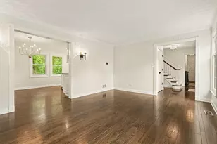 152 Lorraine Dr, Lake Zurich, IL 60047 - Photo 4