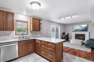 514 Brookwood Trail, McHenry, IL 60050 - Photo 4