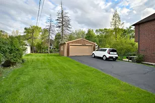 586 W Armitage Ave, Elmhurst, IL 60126 - Photo 12