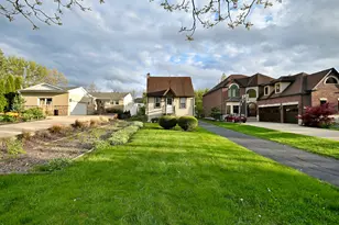 586 W Armitage Ave, Elmhurst, IL 60126 - Photo 4