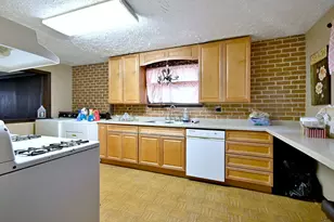 586 W Armitage Ave, Elmhurst, IL 60126 - Photo 10
