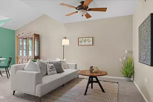 1660 Grove Ave, Schaumburg, IL 60193 - Photo 2