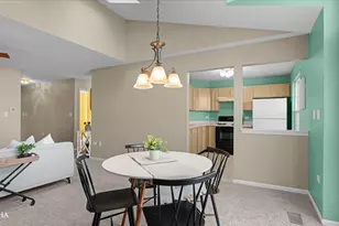 1660 Grove Ave, Schaumburg, IL 60193 - Photo 8
