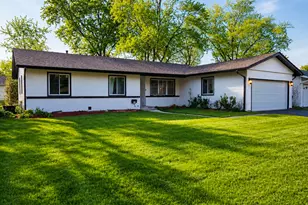 72 Braemar Dr, Elk Grove Village, IL 60007 - Photo 1