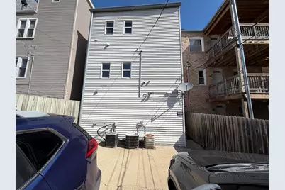 2323 W Fullerton Avenue, Chicago, IL 60647 - Photo 4