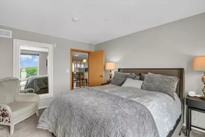 301 N Neil Street #711, Champaign, IL 61820 - Photo 32