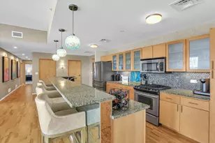 301 N Neil St, Champaign, IL 61820 - Photo 10