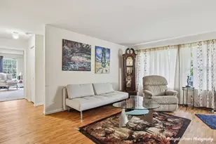 1152 N Red Oak Cir, Round Lake Beach, IL 60073 - Photo 4