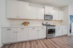 34171 N Partridge Ln, Gurnee, IL 60031 - Photo 10