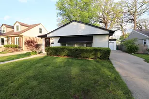817 Rowe Ave, Park Ridge, IL 60068 - Photo 2