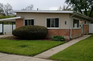 115 Algonquin St, Park Forest, IL 60466 - Photo 2