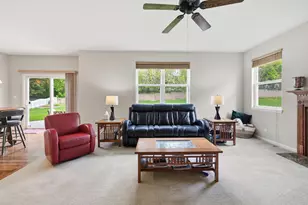 3328 Chase Ln, Elgin, IL 60124 - Photo 10