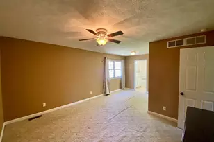 514 Country Club Rd, Centralia, IL 62801 - Photo 10