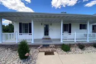 514 Country Club Rd, Centralia, IL 62801 - Photo 2